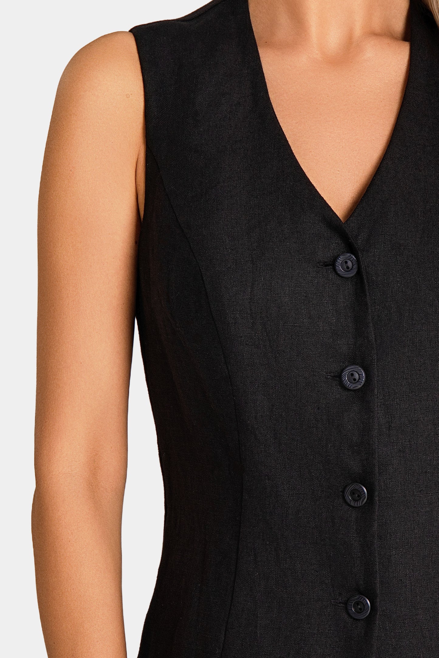Noira Linen Vest